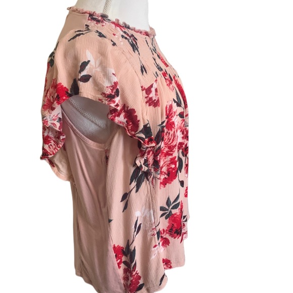 Maurice’s Pink Floral Top with Flutter sleeves - Picture 5 of 9